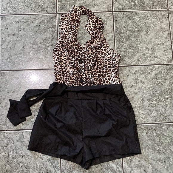 Pants - Beautiful Leopard Print Jumper size L